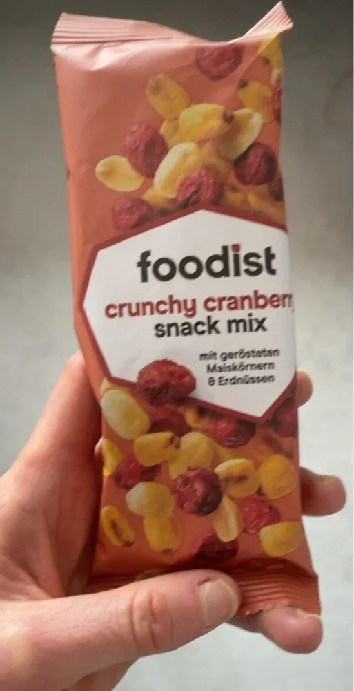 Crunchy cranberry snack mix