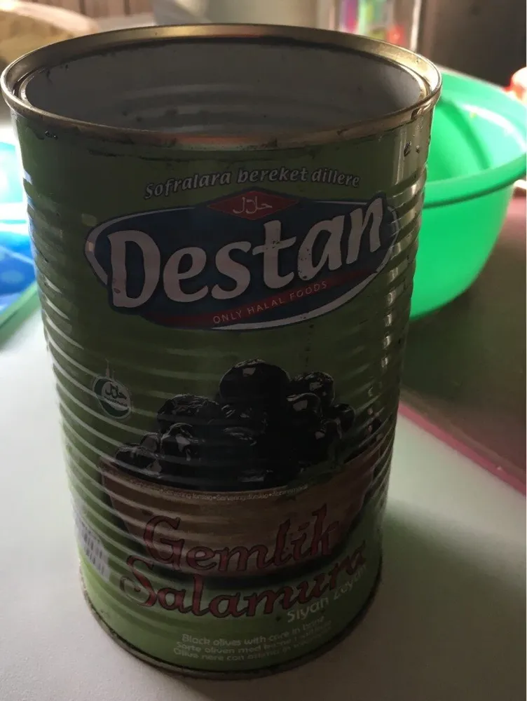 Olives noires avec noyau en saumure