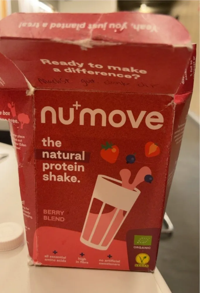 nu+move berry protein shake