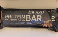 Protein bar with crispy flakes