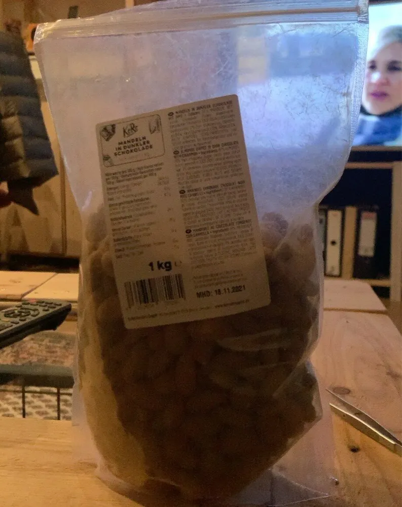 Mandeln in dunkler Schokolade