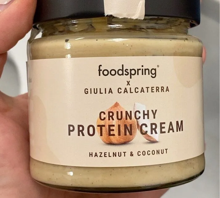 Crunchy protein cream