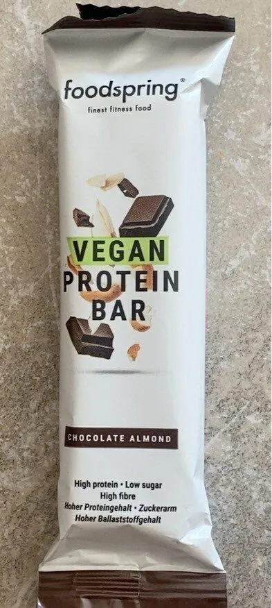Vegan protein bar chocolate-almond