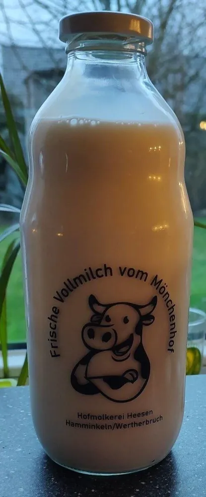 Frische Vollmilch vom Mönchenhof
