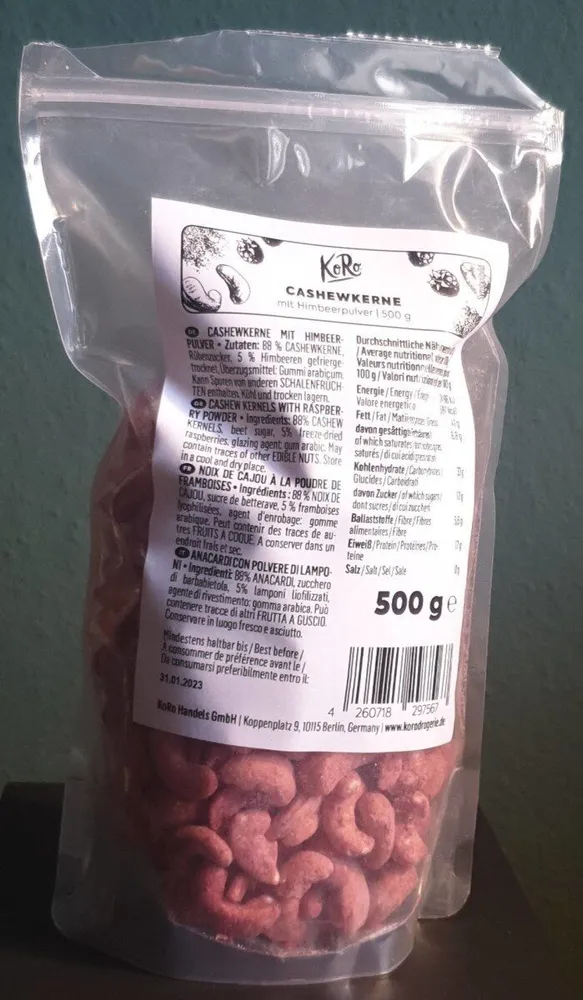 Cashewkerne mit Himbeerpulver