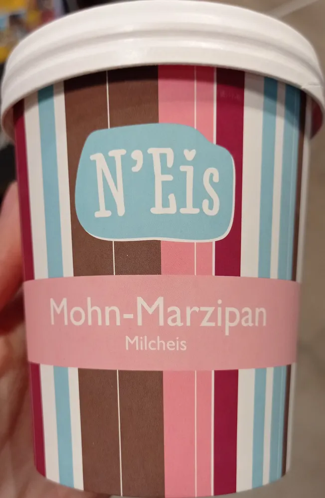 Mohn-Marzipan Milcheis