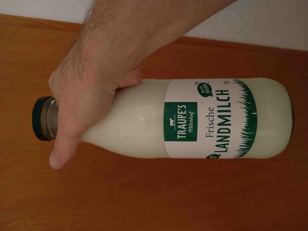Frische Landmilch