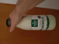 Frische Landmilch
