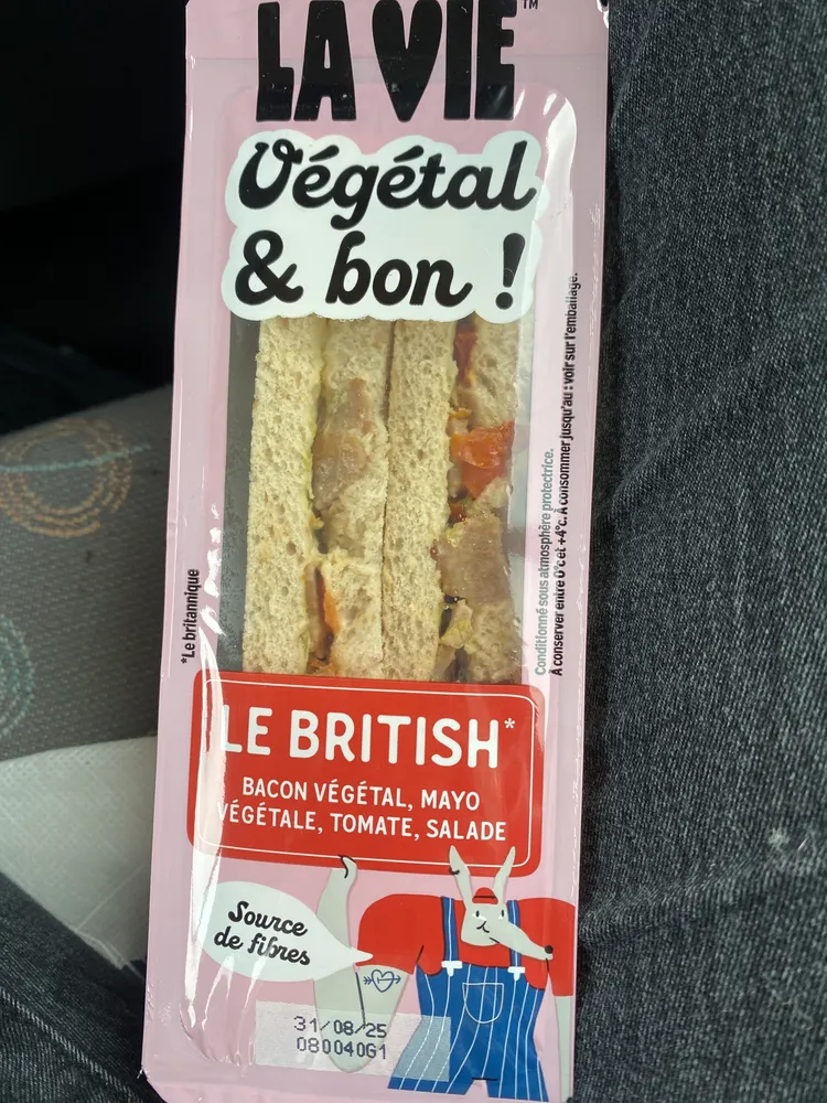 LE BRITISH BACON VÉGÉTAL, MAYO VÉGÉTALE, TOMATE, SALADE