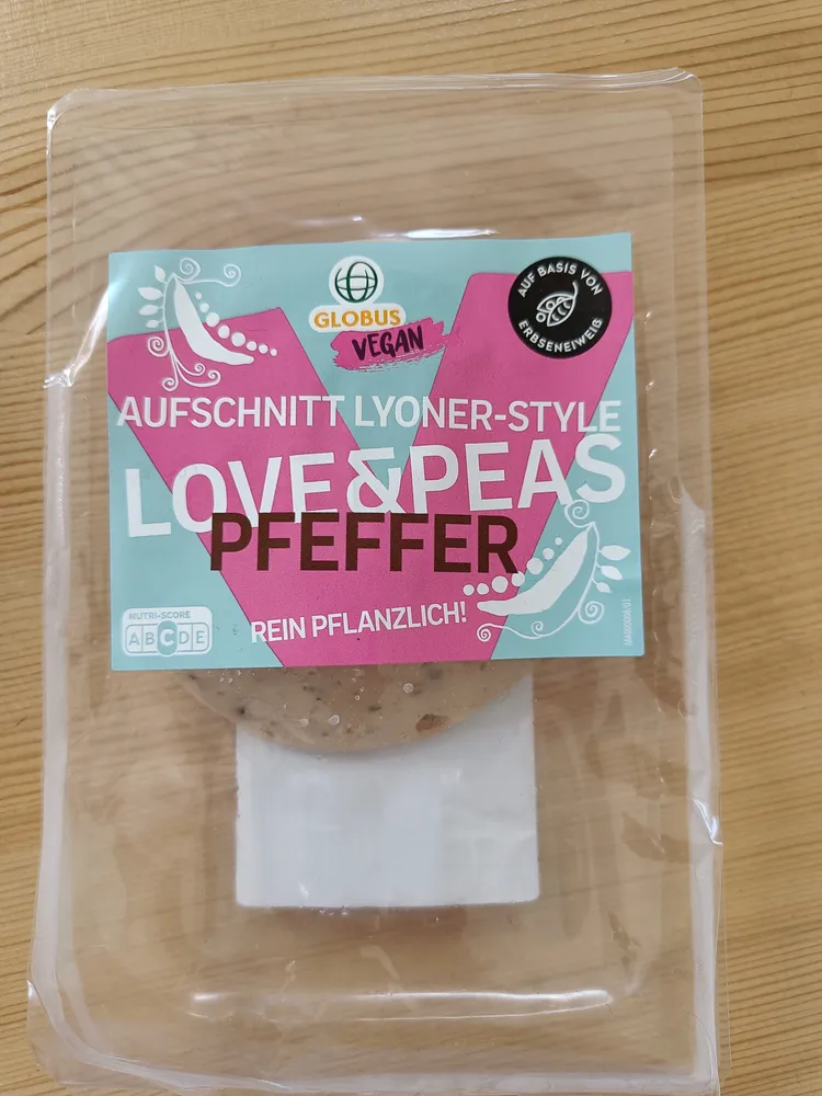 Veganský salám s pepřem