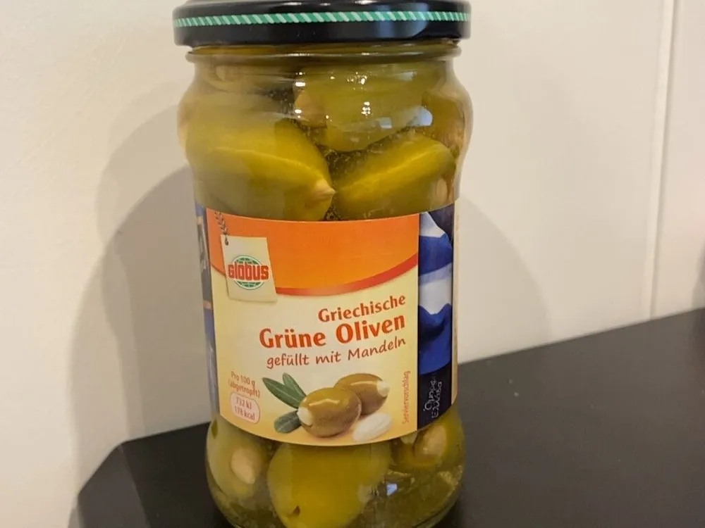 Griechische Grüne Oliven gefüllt mit Mandeln