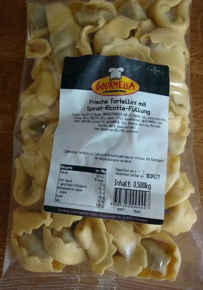 Frische Tortellini mit Spinat-Ricotta-Füllung