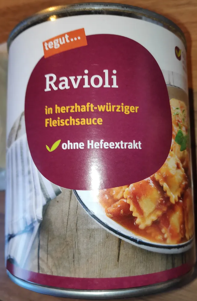 Ravioli in Tomaten-Fleisch-Sauce
