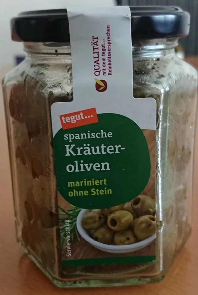 Spanische Kräuteroliven