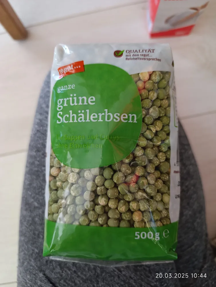 grüne Schälerbsen ganz