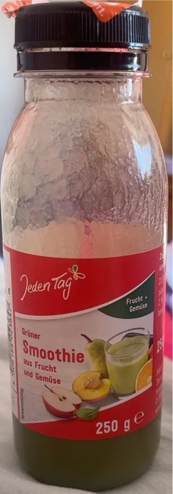 Grüner Smoothie aus Frucht und Gemüse