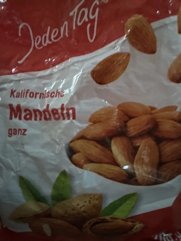 Kalifornische Mandeln ganz