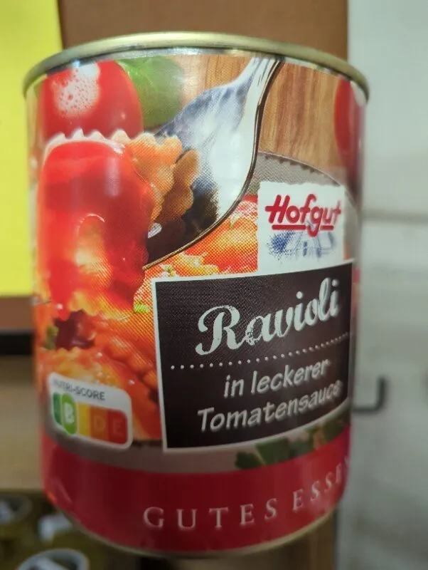 Ravioli in Tomatensoße