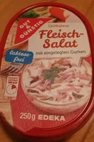 Fleischsalat mit eingelegten Gurken