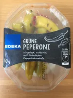 Grüne Peperoni, gefüllt mit Frischkäse