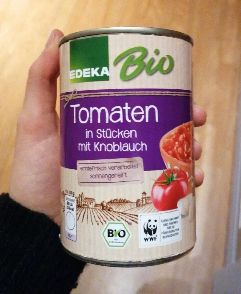 Tomaten in Stücken mit Knoblauch