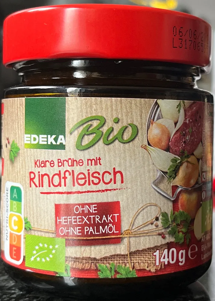 Klare Brühe mit Rindfleisch