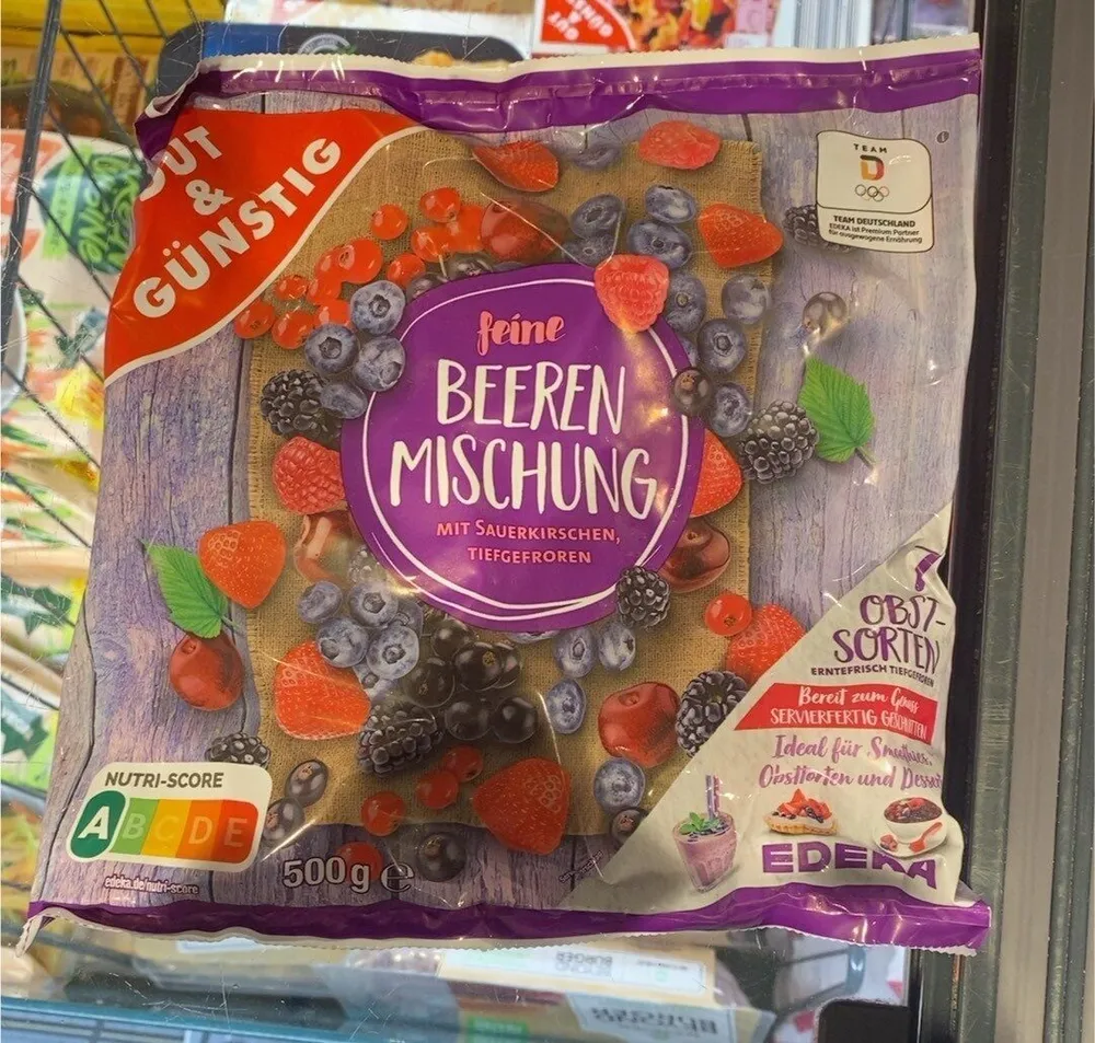 feine Beerenmischung mit Sauerkirschen