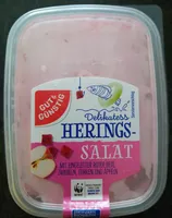 Delikatess Heringssalat mit eingelegter roter Bete, Zwiebeln, Gurken und Äpfeln