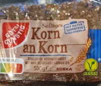 Saftiges Korn an Korn