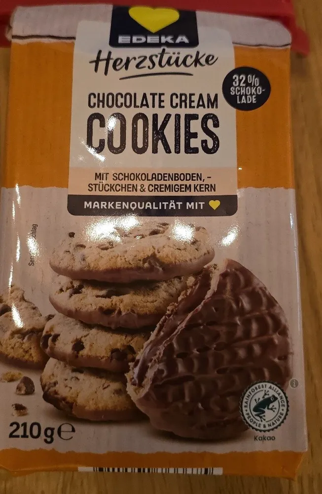 CHOCOLATE CREAM COOKIES