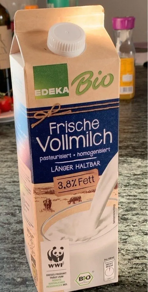Frische Vollmilch