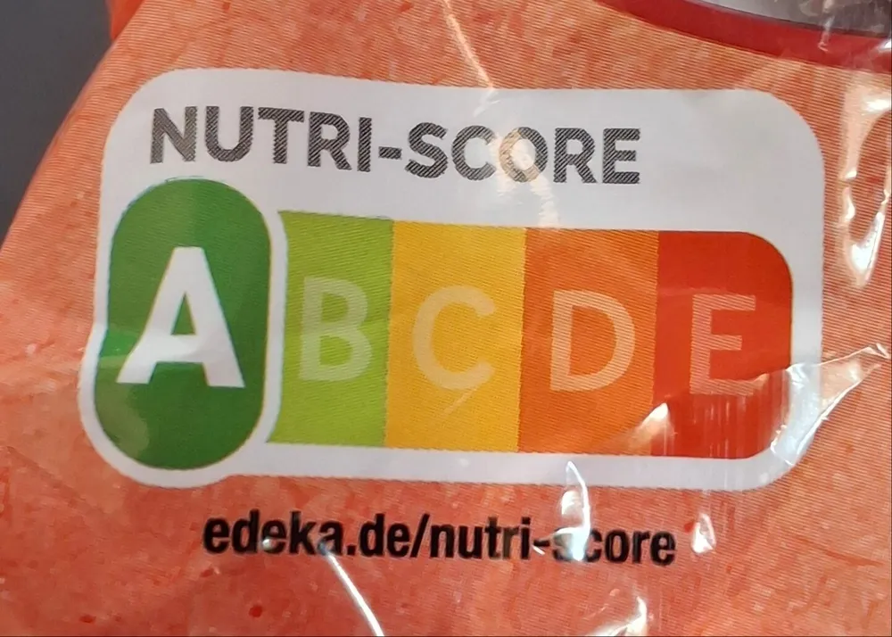 walnüsse in der Schale