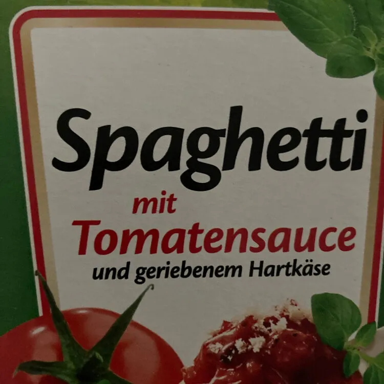 Spaghetti mit Tomatensoße und geriebenen Hartkäse