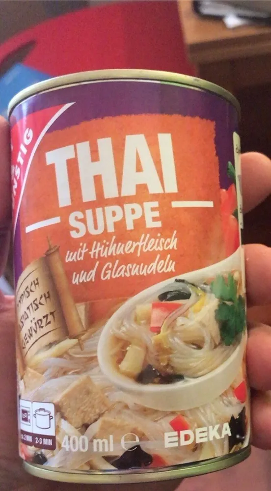 Thai Suppe mit Hühnerfleisch und Glasnudeln