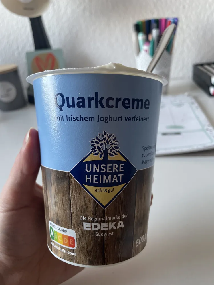Quarkcreme mit frischem Joghurt verfeinert