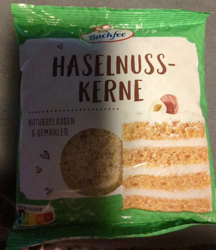 Haselnusskerne gemahlen