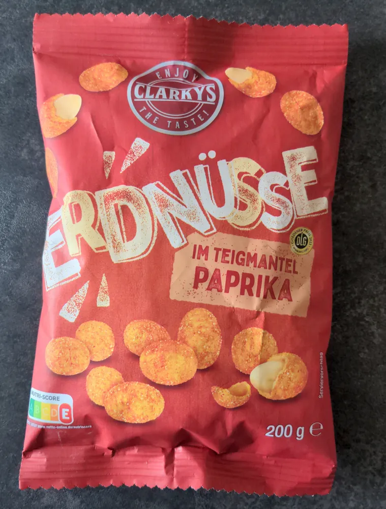 Erdnüsse im Teigmantel Paprika