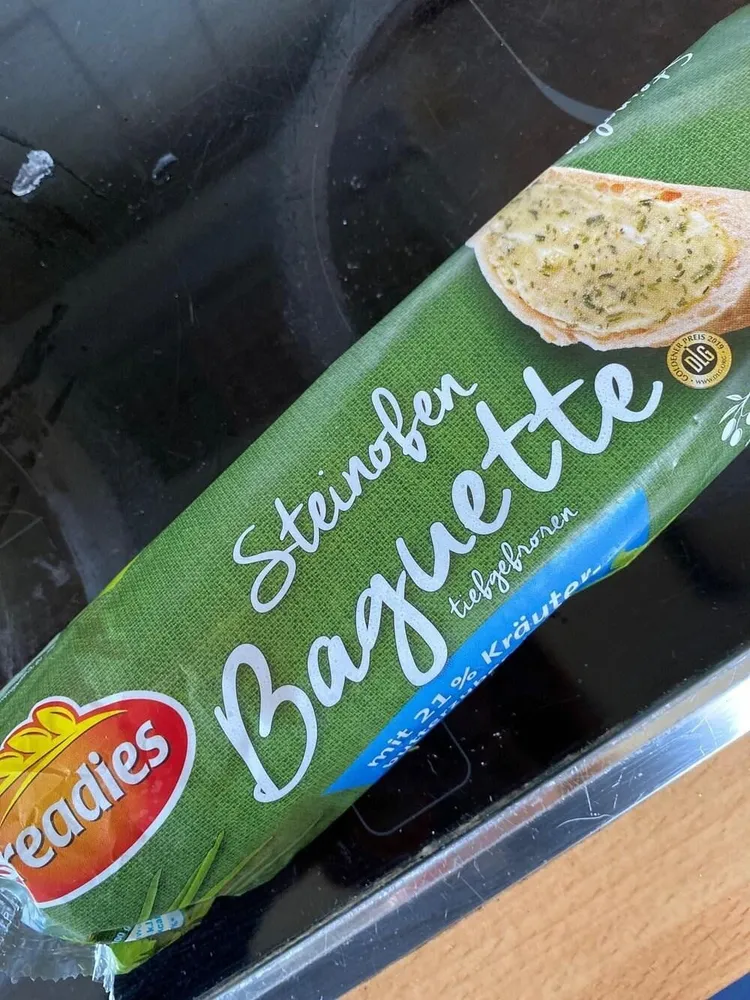 Steinofen Baguette tiefgefroren verfeinert mit nativem Olivenöl