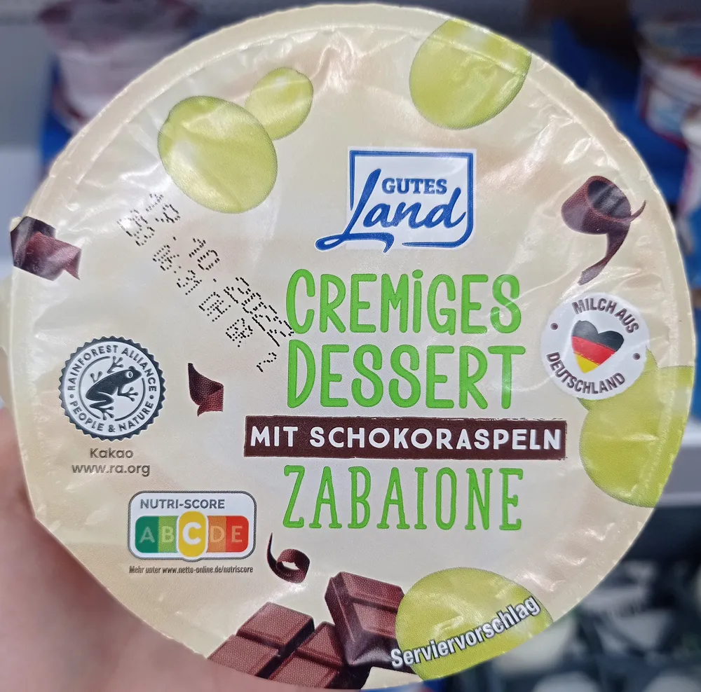 Cremiges dessert mit Schororaspeln Zabaione