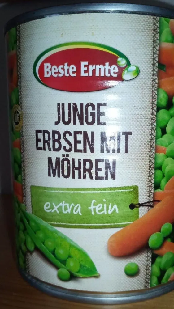 Junge Erbsen mit Möhren
