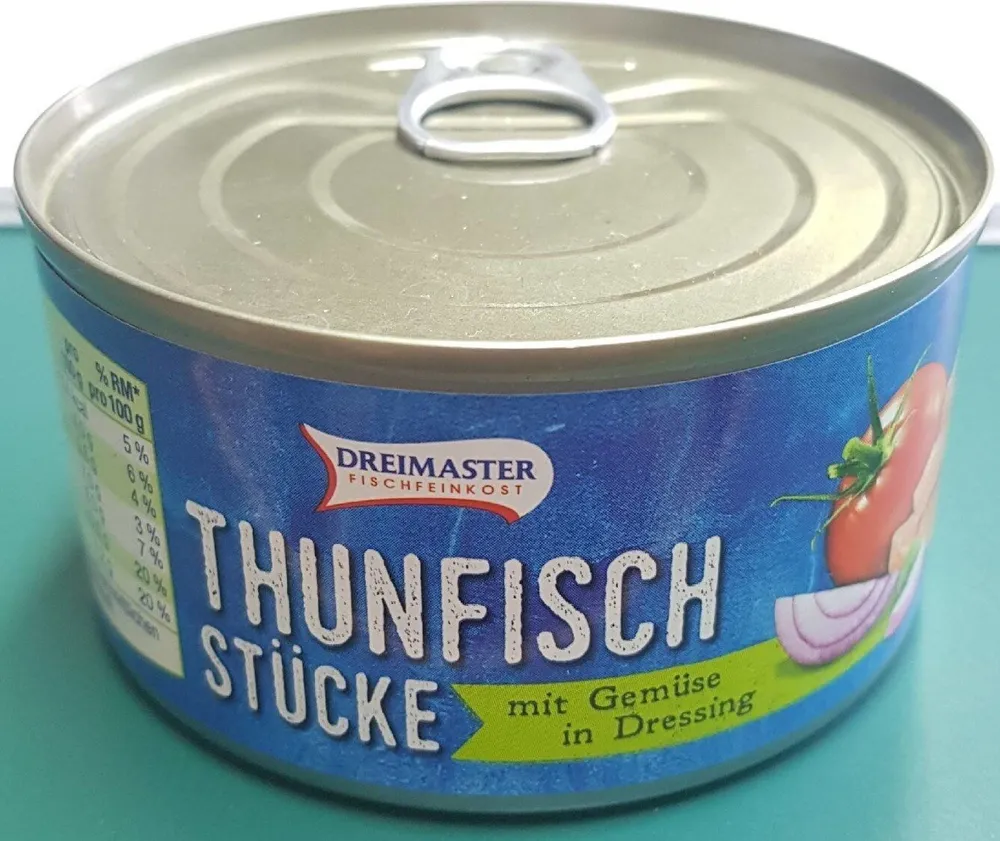 Thunfisch-Stücke mit Gemüse in Dressing