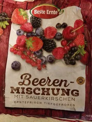 Feine Beerenmischung mit Sauerkirschen