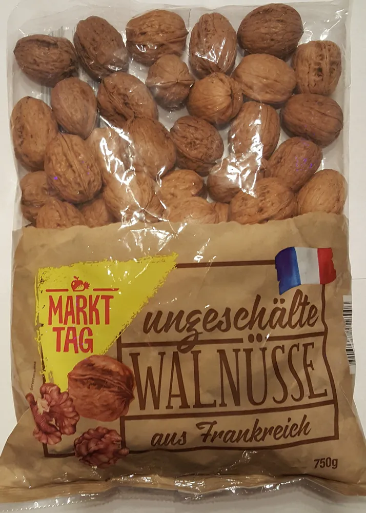 ungeschälte Walnüsse