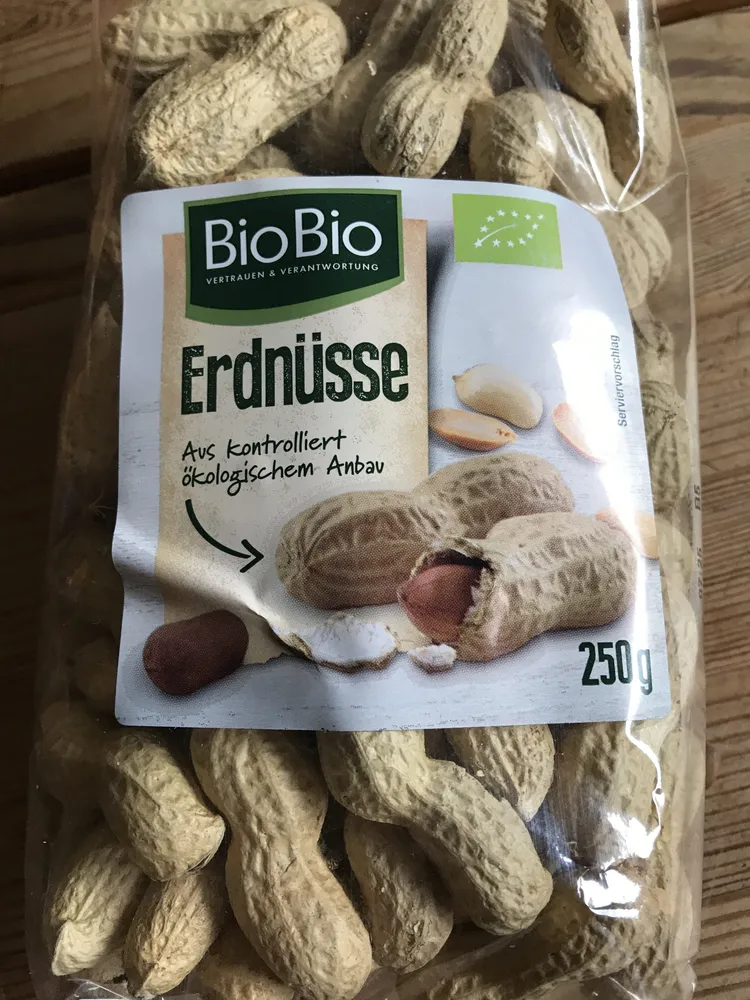 Erdnüsse