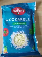 Mozzarella gerieben