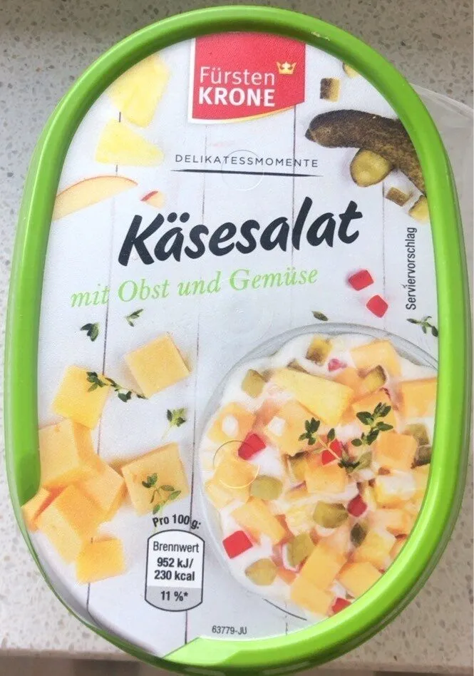Käse Salat mit Obst und Gemüse