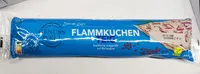Flammkuchenteig auf Backpapier