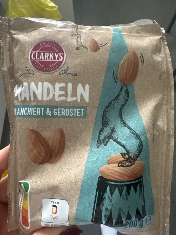 Mandeln blanchiert