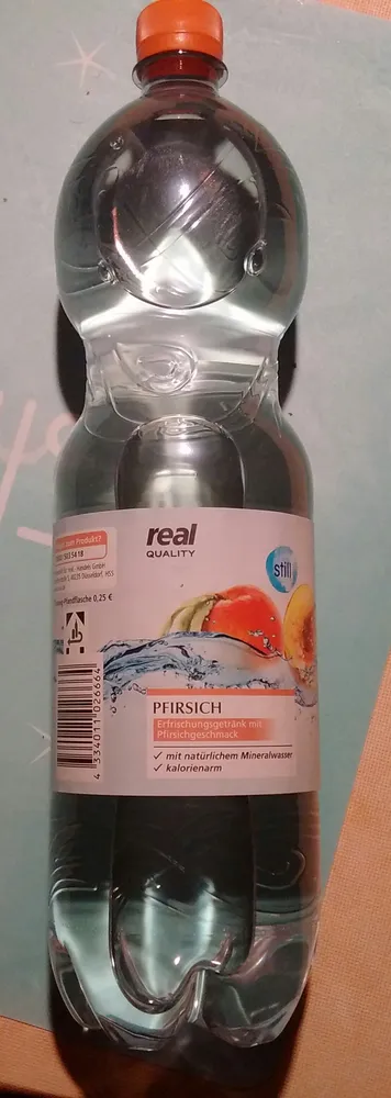Erfrischungsgetränk mit Pfirsichgeschmack
