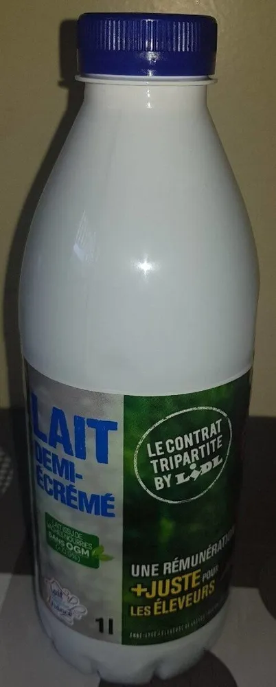 Lait demi écrémé en bouteille